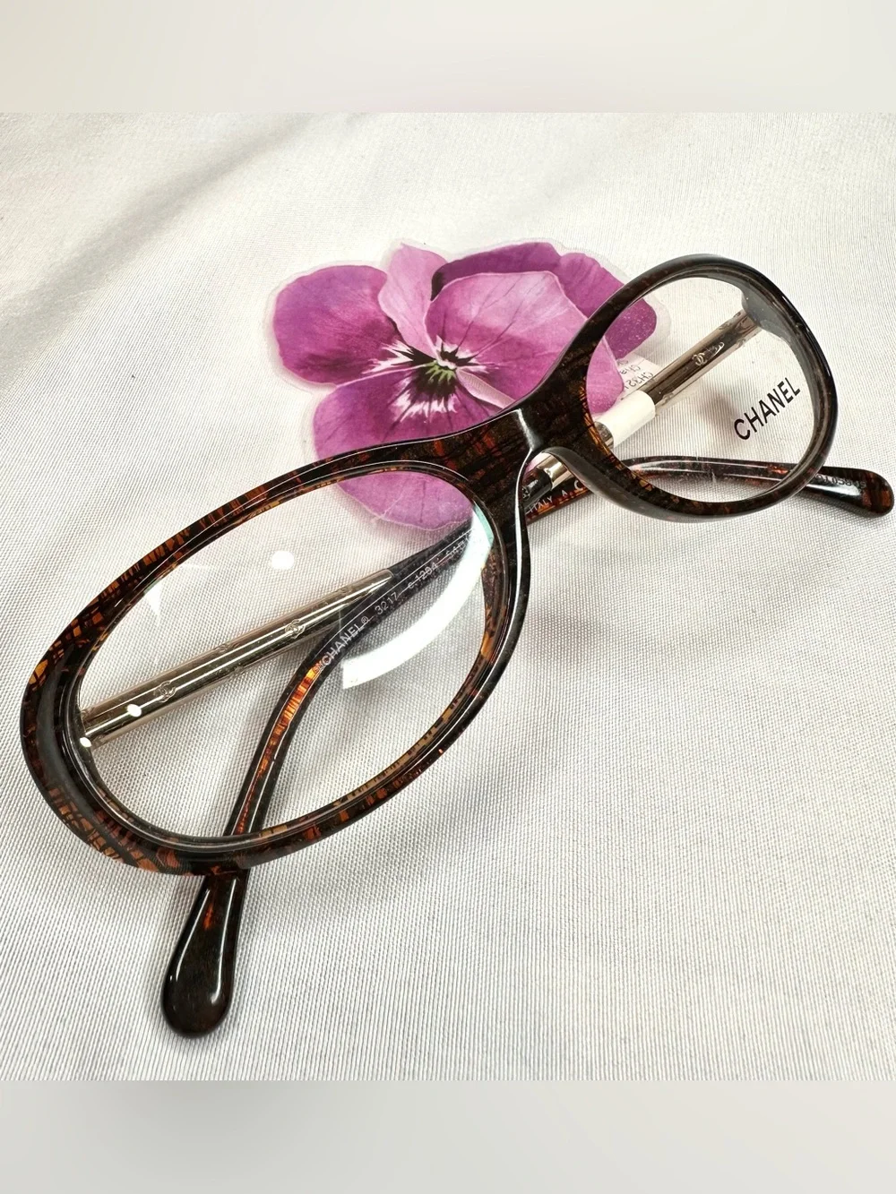 CHANEL Brown Tortoiseshell Oval Women's Glasses 3217 c.1204